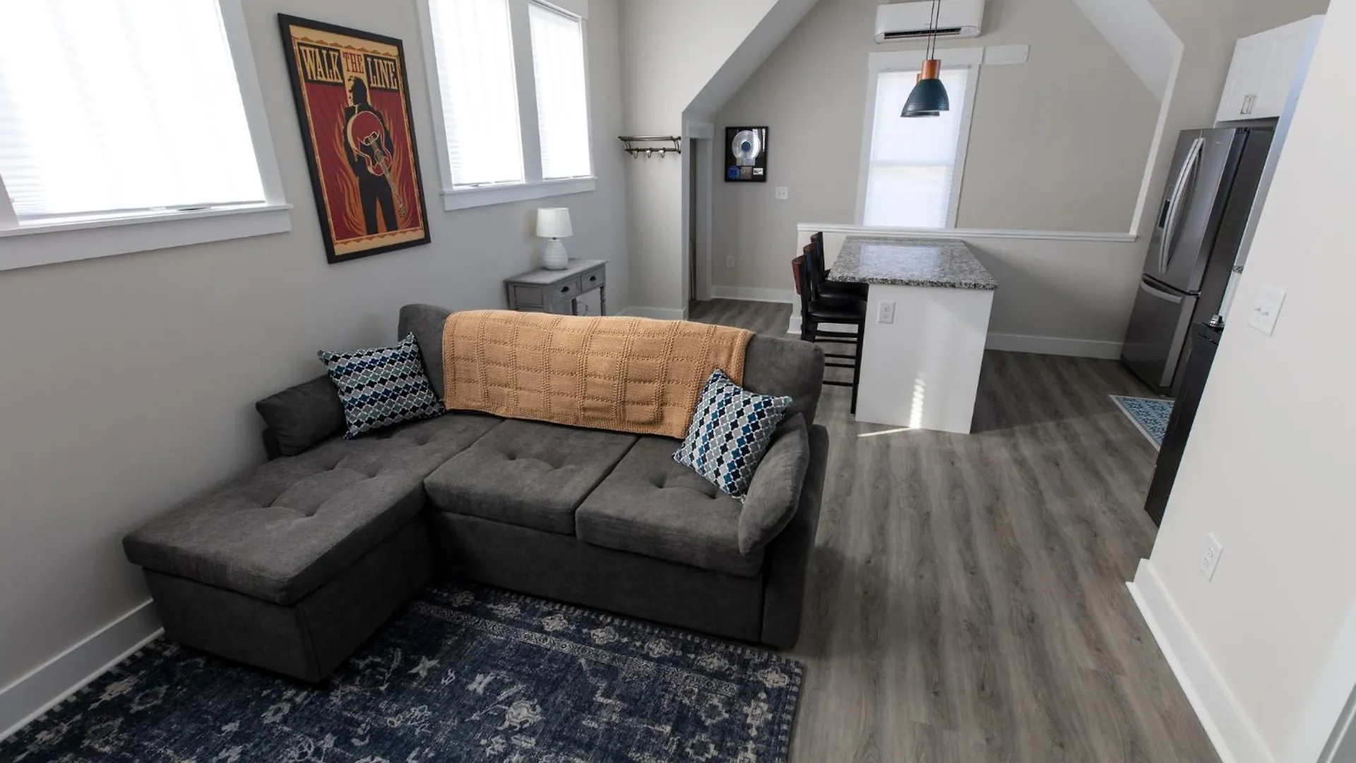 Guest House 12 South Nashville Apartment