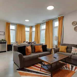  Apartment Chic Condo, 2mi To Downtown, Sleeps 8, By Geodis